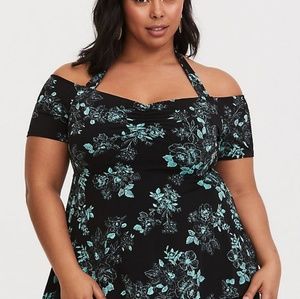 Torrid Stencil Flowers Top size 5